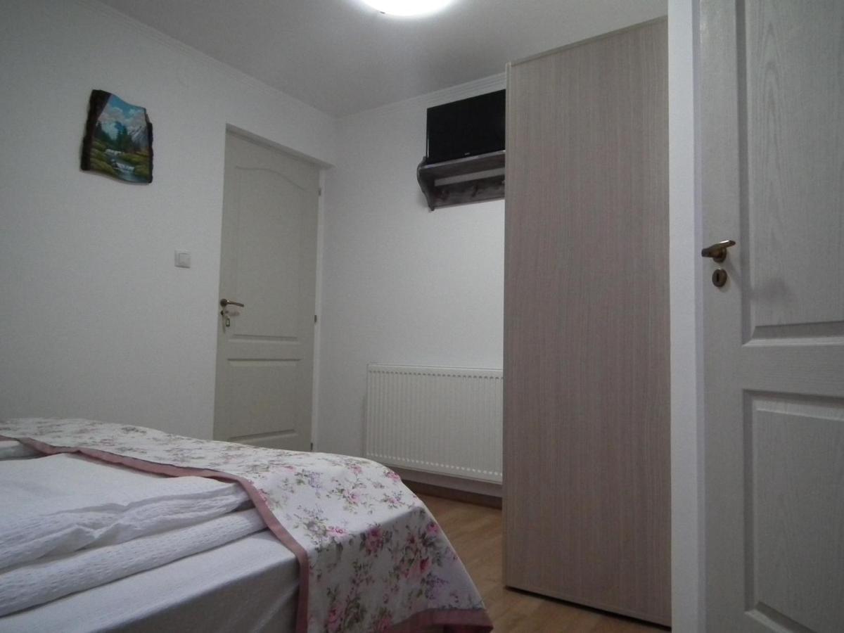 Kalmi Vendeghaz Hotel Corund  Ngoại thất bức ảnh